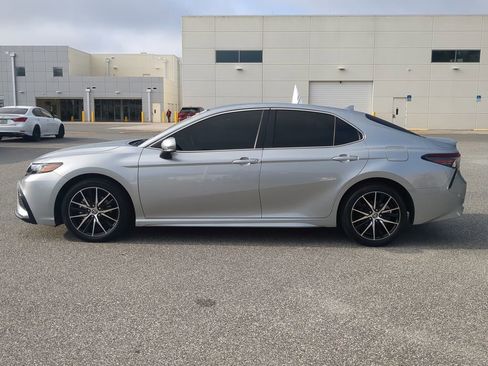 Used 2023 Toyota Camry SE image 16