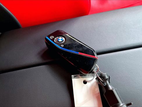 Used 2026 BMW M5 w/ Carbon Package AWD/4WD image 14