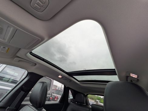 Used 2024 Ford Escape Platinum w/ Premium Technology Package FWD image 22