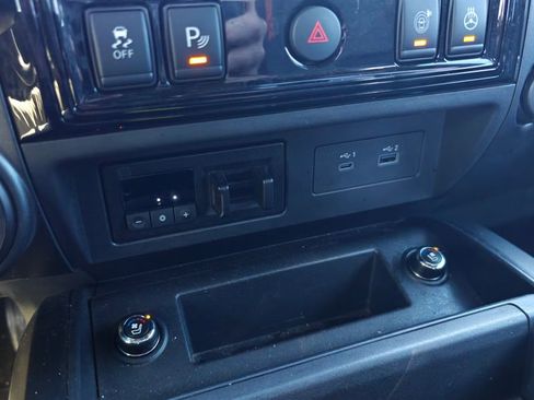 Used 2024 Nissan Titan PRO-4X w/ Pro-4x Convenience Package image 20
