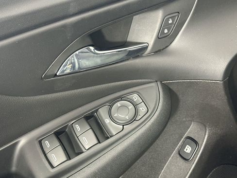 Used 2017 Chevrolet Volt LT image 17