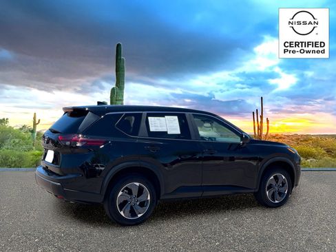 Certified 2025 Nissan Rogue SV FWD image 5