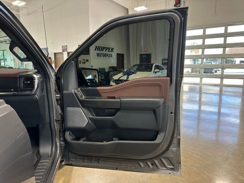 Used 2022 Ford F150 Lariat w/ Equipment Group 502A High image 42