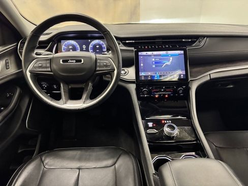 Used 2022 Jeep Grand Cherokee L Limited image 19