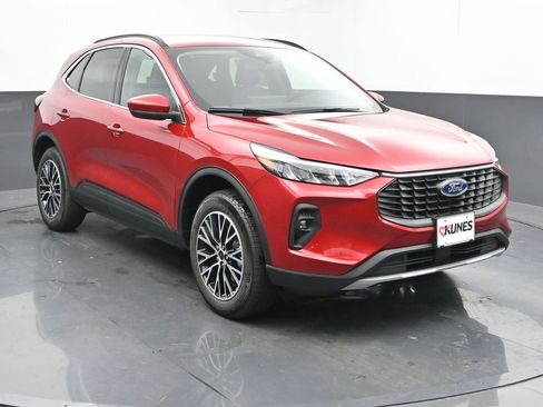 New 2025 Ford Escape SE image 2