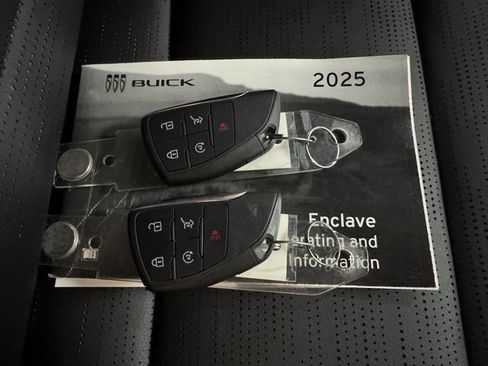 Used 2025 Buick Enclave Sport Touring image 29