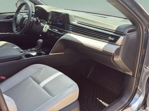 Used 2026 Toyota Camry SE w/ Convenience Package FWD image 19