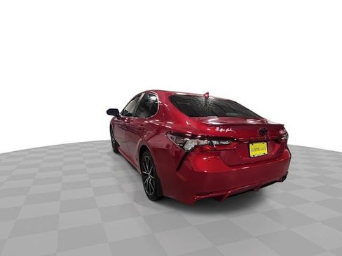 Used 2022 Toyota Camry SE w/ Convenience Package FWD image 7