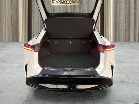 Used 2025 Lexus RZ 450e image 15