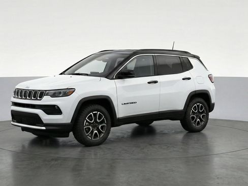 Used 2025 Jeep Compass Trailhawk AWD/4WD image 3