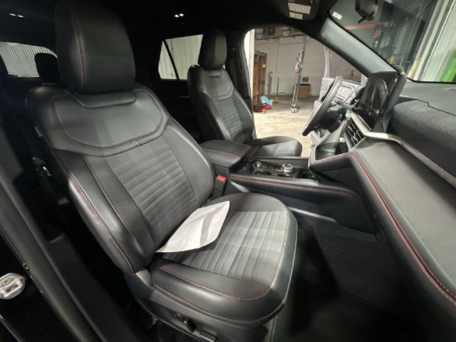 Certified 2025 Ford Explorer ST-Line AWD/4WD image 32