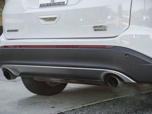 Used 2017 Ford Edge SEL w/ Equipment Group 201A image 8