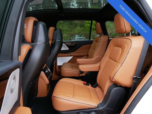 Used 2025 Lincoln Aviator Black Label AWD/4WD image 11