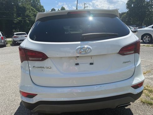 Used 2018 Hyundai Santa Fe Sport FWD image 4