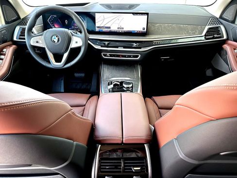 New 2026 BMW X7 xDrive40i w/ Premium Package image 19