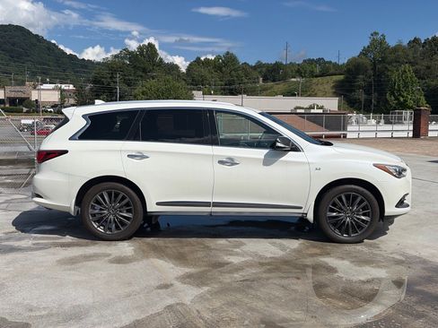 Used 2020 INFINITI QX60 Luxe w/ Edition 30 Essential Package FWD image 2