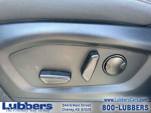 Used 2025 Ford Explorer Active AWD/4WD image 11