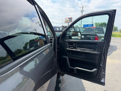 Used 2020 RAM 1500 Express w/ Wheel & Sound Group AWD/4WD image 34