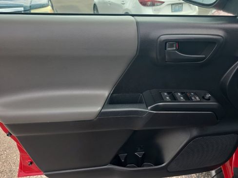 Certified 2021 Toyota Tacoma SR AWD/4WD image 17
