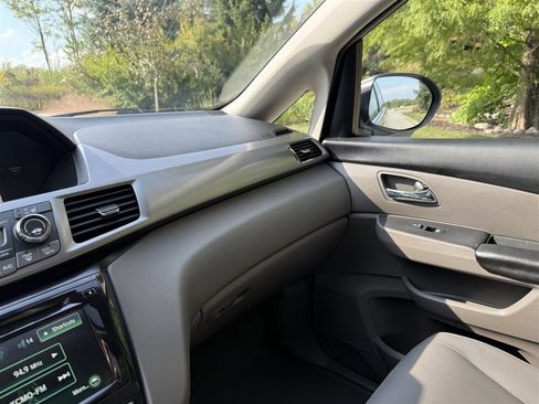 Used 2017 Honda Odyssey EX-L image 17