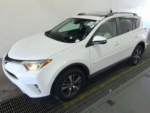 Used 2017 Toyota RAV4 XLE FWD image 1