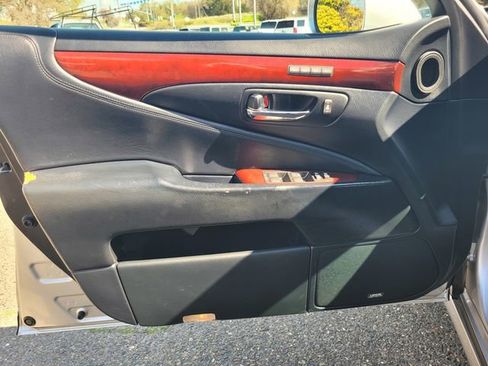 Used 2008 Lexus LS 460 image 16