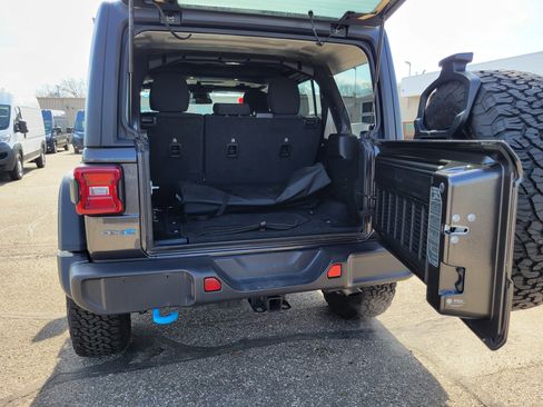 Used 2025 Jeep Wrangler Unlimited Rubicon 4xe w/ Convenience Group image 20