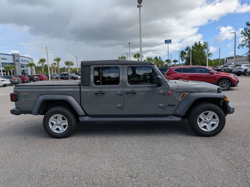 Used 2020 Jeep Gladiator Sport w/ Quick Order Package 24S AWD/4WD image 3