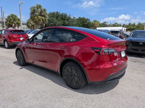 Used 2024 Tesla Model Y Long Range AWD/4WD image 6