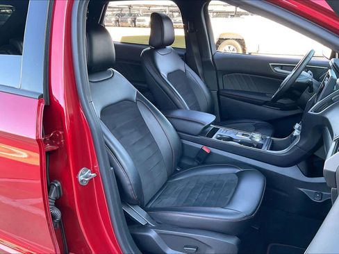 Used 2023 Ford Edge ST-Line image 9