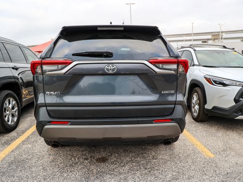 Used 2019 Toyota RAV4 Limited image 16