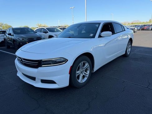 Used 2016 Dodge Charger SE w/ Popular Equipment Group RWD image 3