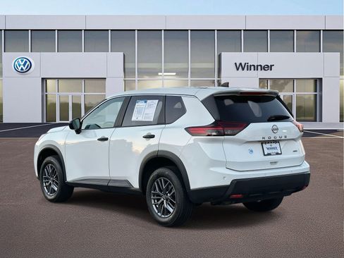 Used 2024 Nissan Rogue S image 5