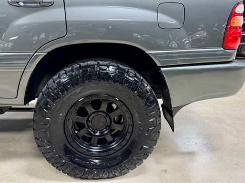 Used 1999 Toyota Land Cruiser AWD/4WD image 18