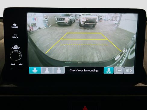 Used 2025 Honda Pilot EX-L image 9