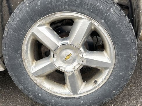 Used 2010 Chevrolet Avalanche LTZ image 21