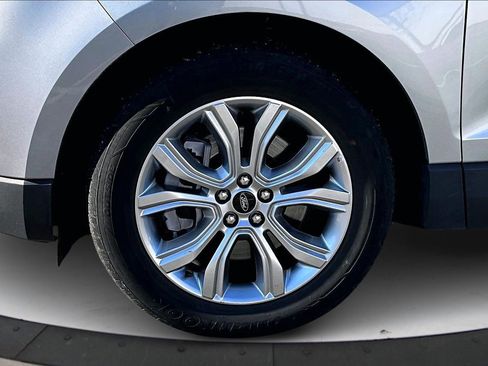 Used 2024 Ford Edge Titanium image 32