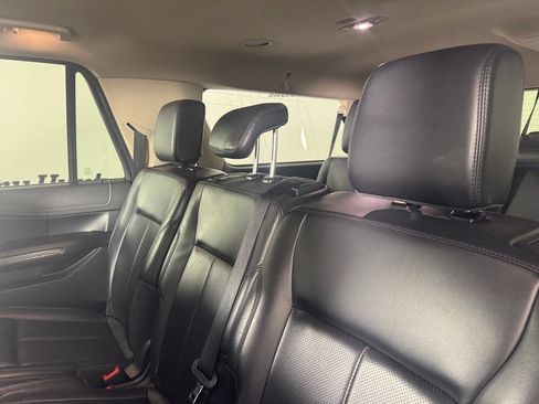 Used 2023 Ford Expedition Max XLT AWD/4WD image 9