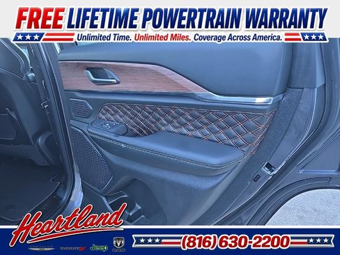 Used 2025 Jeep Grand Cherokee Summit AWD/4WD image 88
