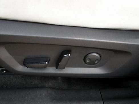 New 2025 Mitsubishi Outlander SE image 17