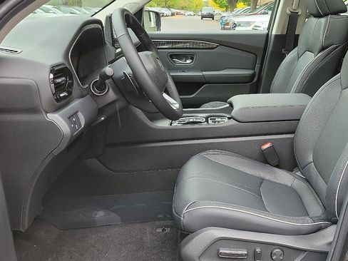 New 2025 Honda Pilot Elite image 7