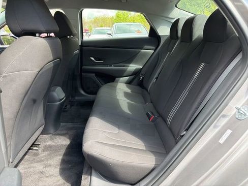 Certified 2023 Hyundai Elantra SEL w/ Convenience Package FWD image 9