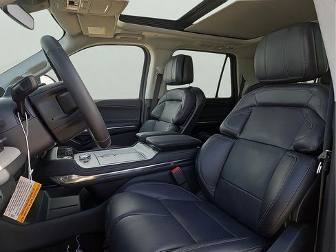 New 2026 Lincoln Navigator Reserve AWD/4WD image 14