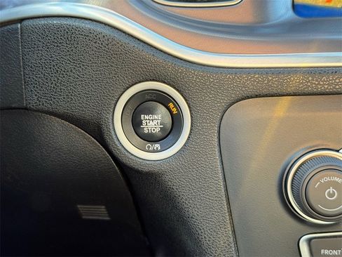 Used 2019 Dodge Charger GT image 31