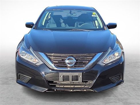 Used 2017 Nissan Altima 2.5 S w/ Power Driver Seat Package image 2