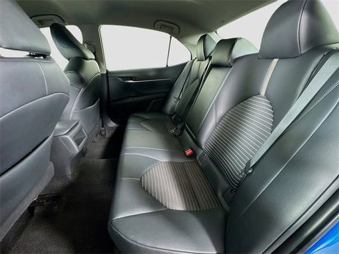 Used 2018 Toyota Camry SE image 25