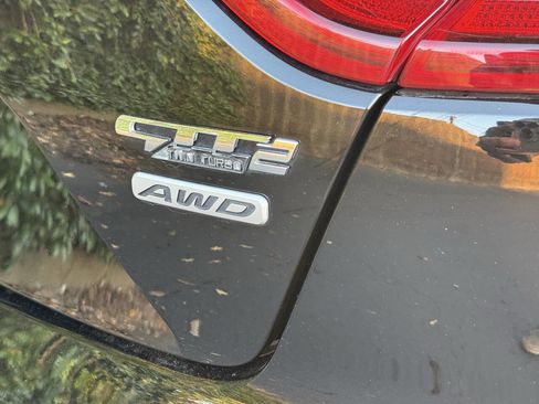 Used 2018 Kia Stinger GT2 AWD/4WD image 9