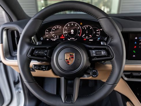 Certified 2026 Porsche Cayenne AWD/4WD image 27