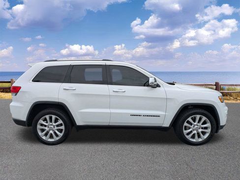 Used 2017 Jeep Grand Cherokee Limited image 9