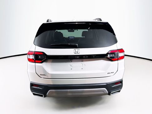 Used 2023 Honda Pilot Elite image 33